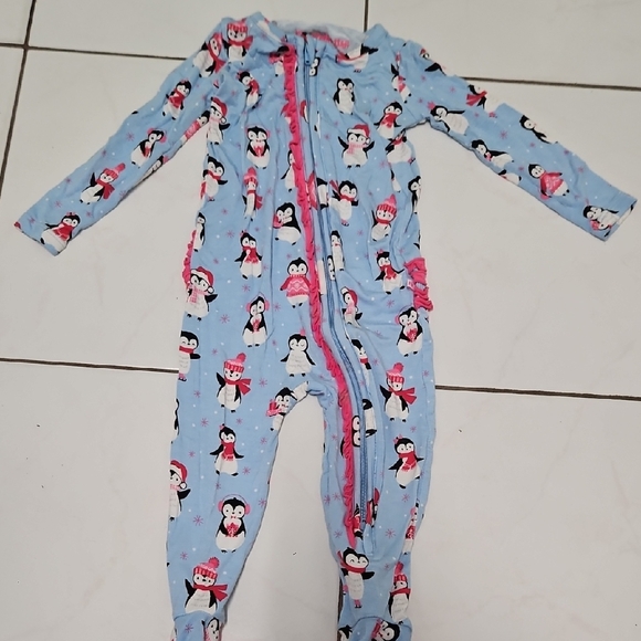 Ruffle Butts Other - Ruffle Butts Light Blue Penguin Print Footie 6-12